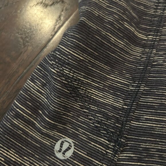 VGUC Lululemon Forme Jacket Cuffins Jacket Size 4 - Picture 5 of 8